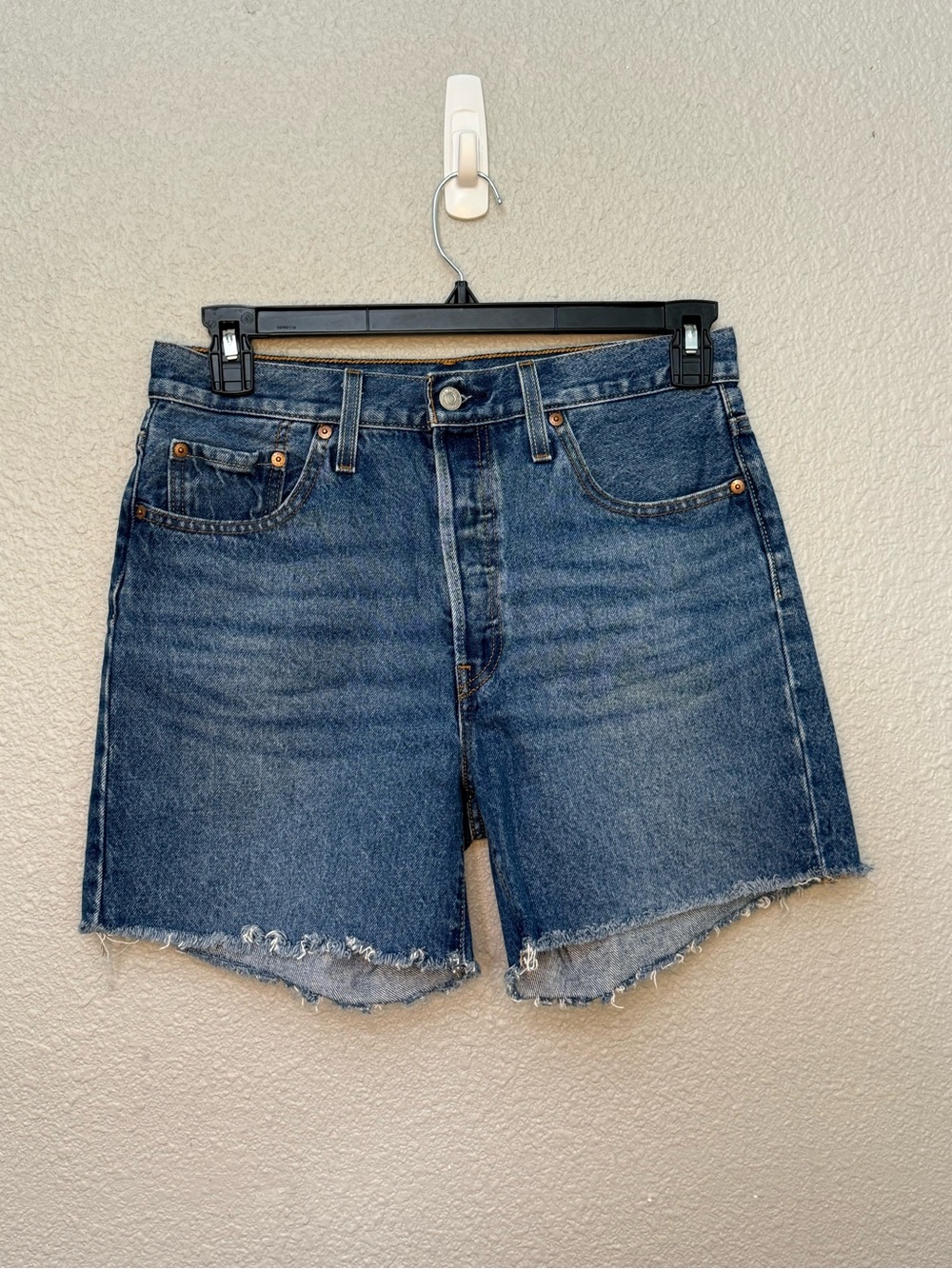 Levi's 501 Mid Thigh Shorts Size 29